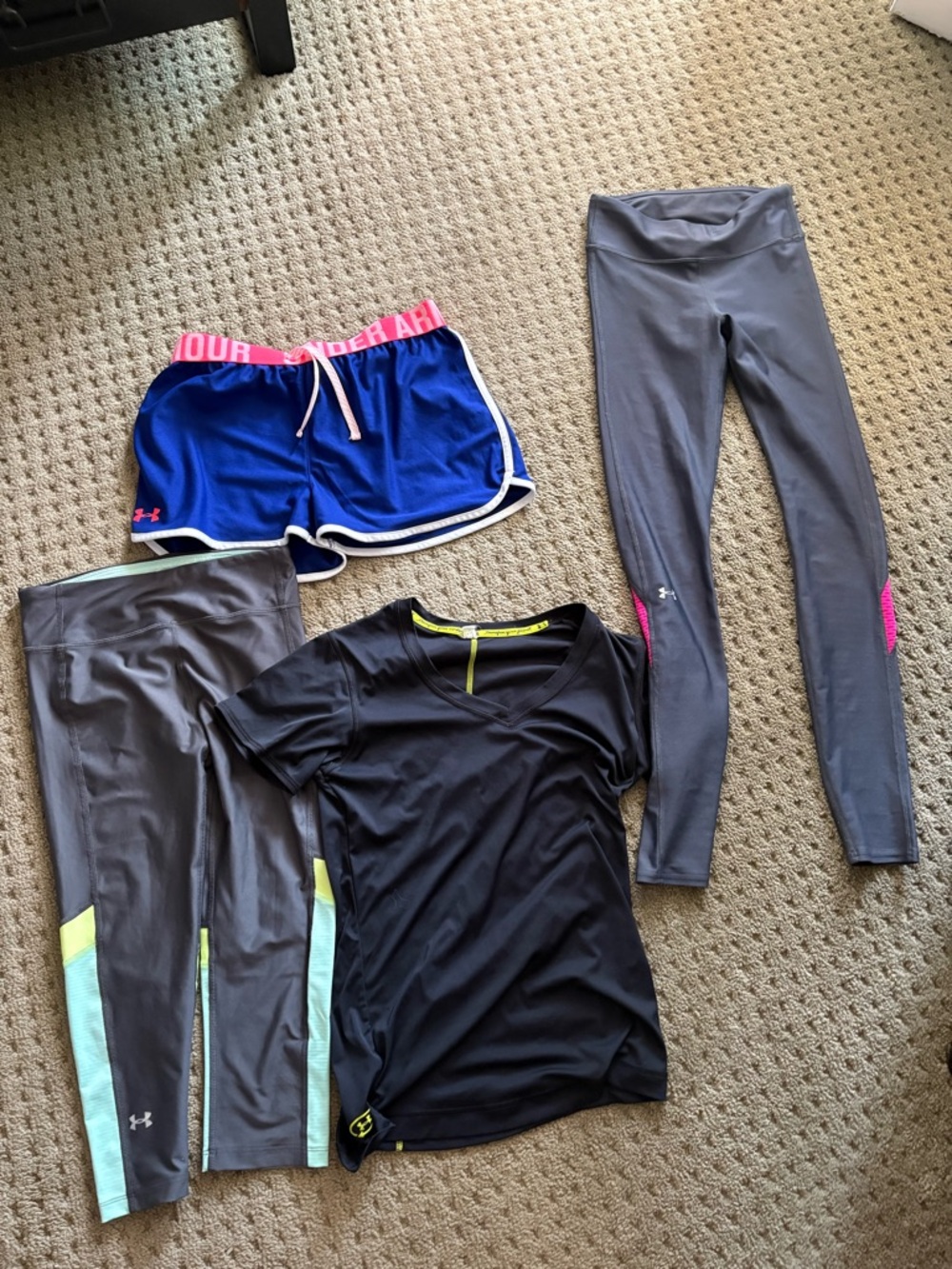 Under Armour set of clothes ideal for a teenager
